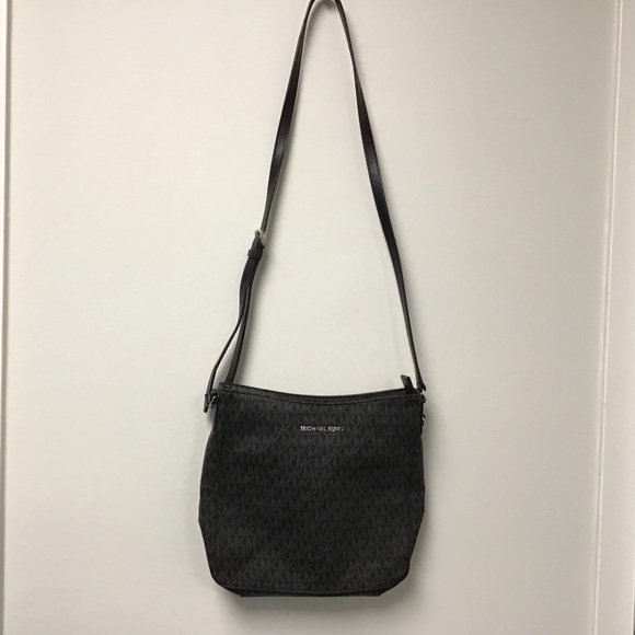 Michael Kors Logo Canvas Jet Set Black Messenger Travel crossbody minimalist bag - Picture 1 of 5